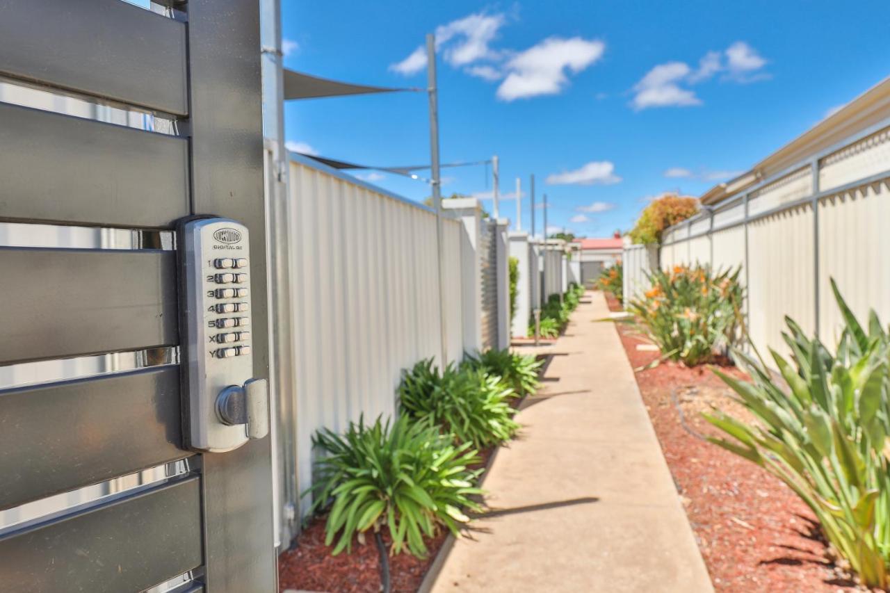 112 Olive Apartments Mildura Exterior photo